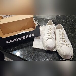 Converse Vintage White